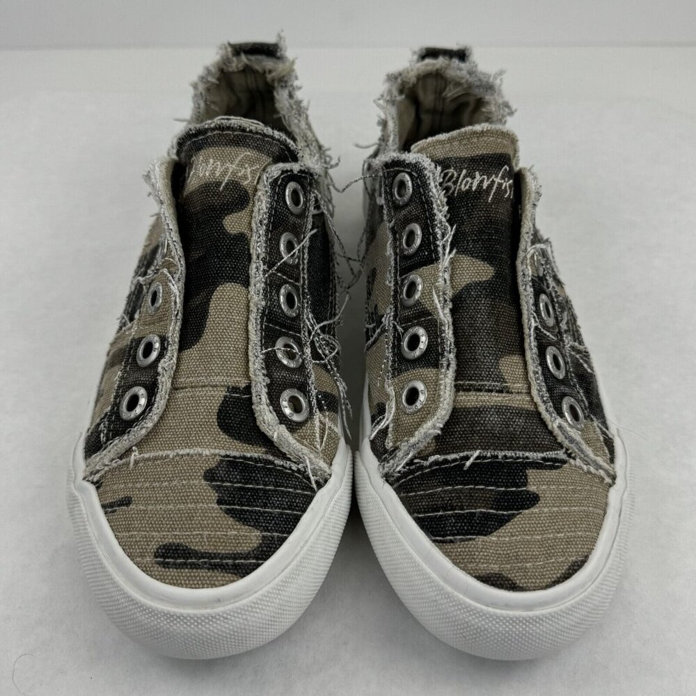 Blowfish Malibu Slip On Sneakers Womens Size 7 Multicolor Camouflage Canvas - Picture 2 of 15